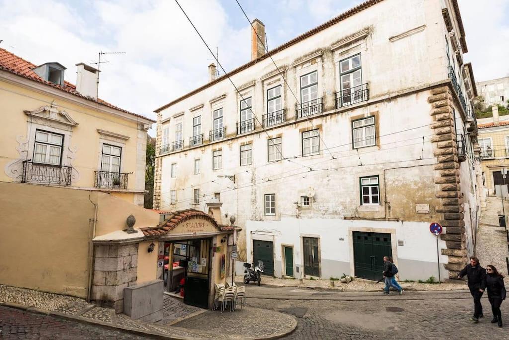 Ola - Castelo Iii * Lisbon